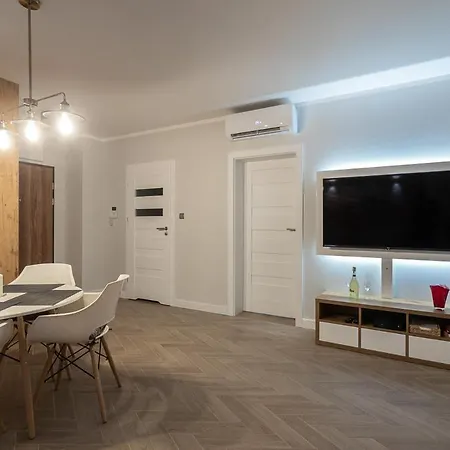 B&W Luxurious Apartment In The Center Of Breslavia Exterior foto