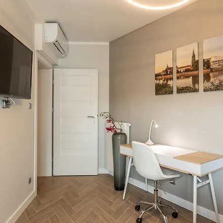 B&W Luxurious Apartment In The Center Of Breslavia Exterior foto